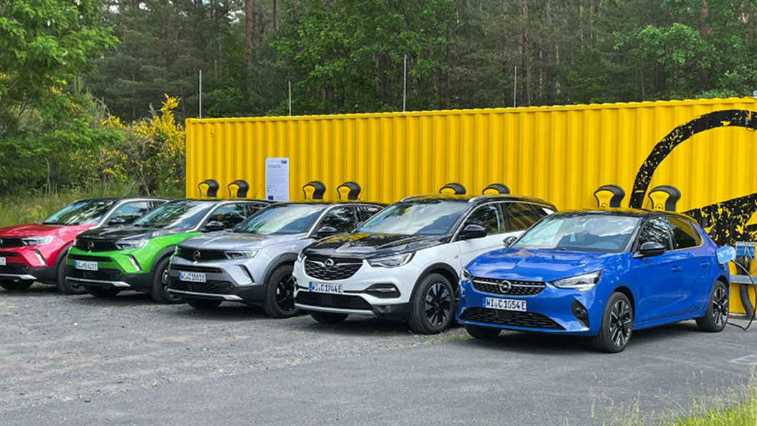Opel Entwicklungszentrum: Reallabor für Elektromobilität mit modularem Batteriespeicher